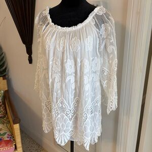 TEMPO PARIS White Lace Embroidered 3/4 Sleeve Silky Top! Lined! Elastic Neckline